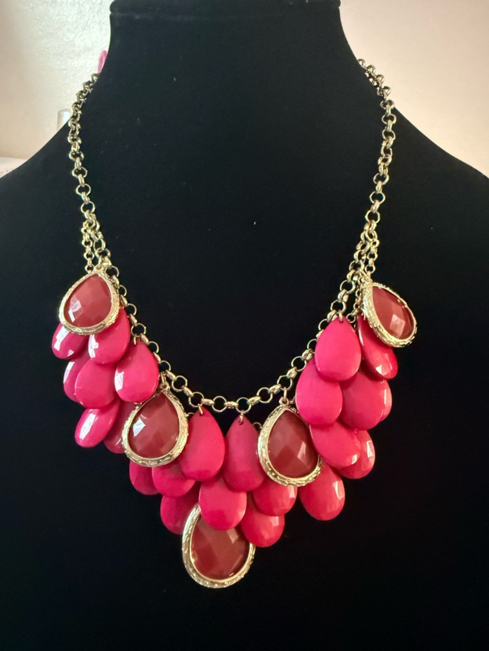 Cara New York Statement Bib Necklace - Hot pink and gold tone Teardrop